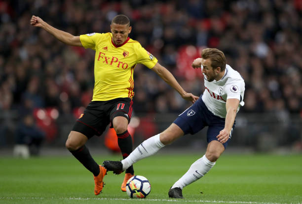 们在足球竞 们在足球竞